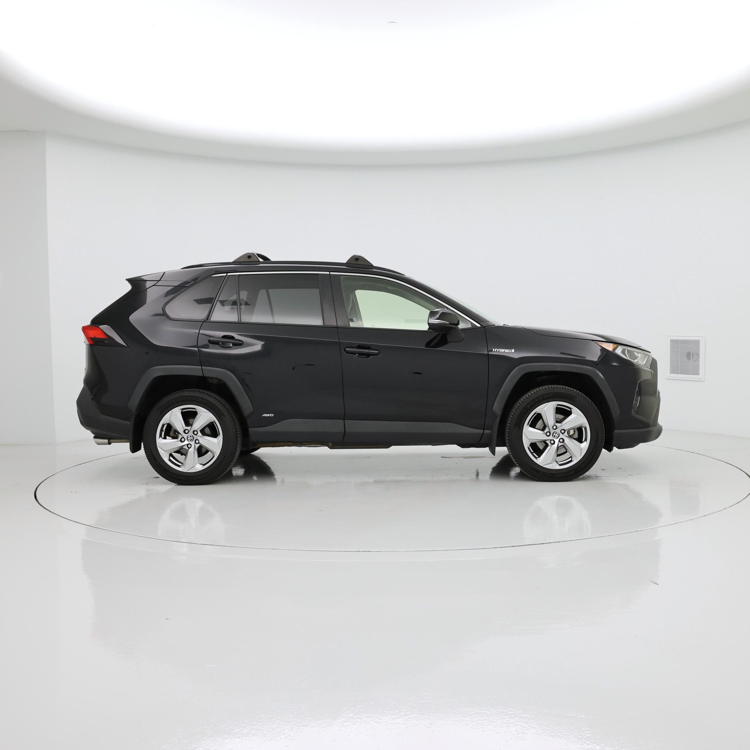 Thumbnail: 2021 Toyota RAV4 - 7