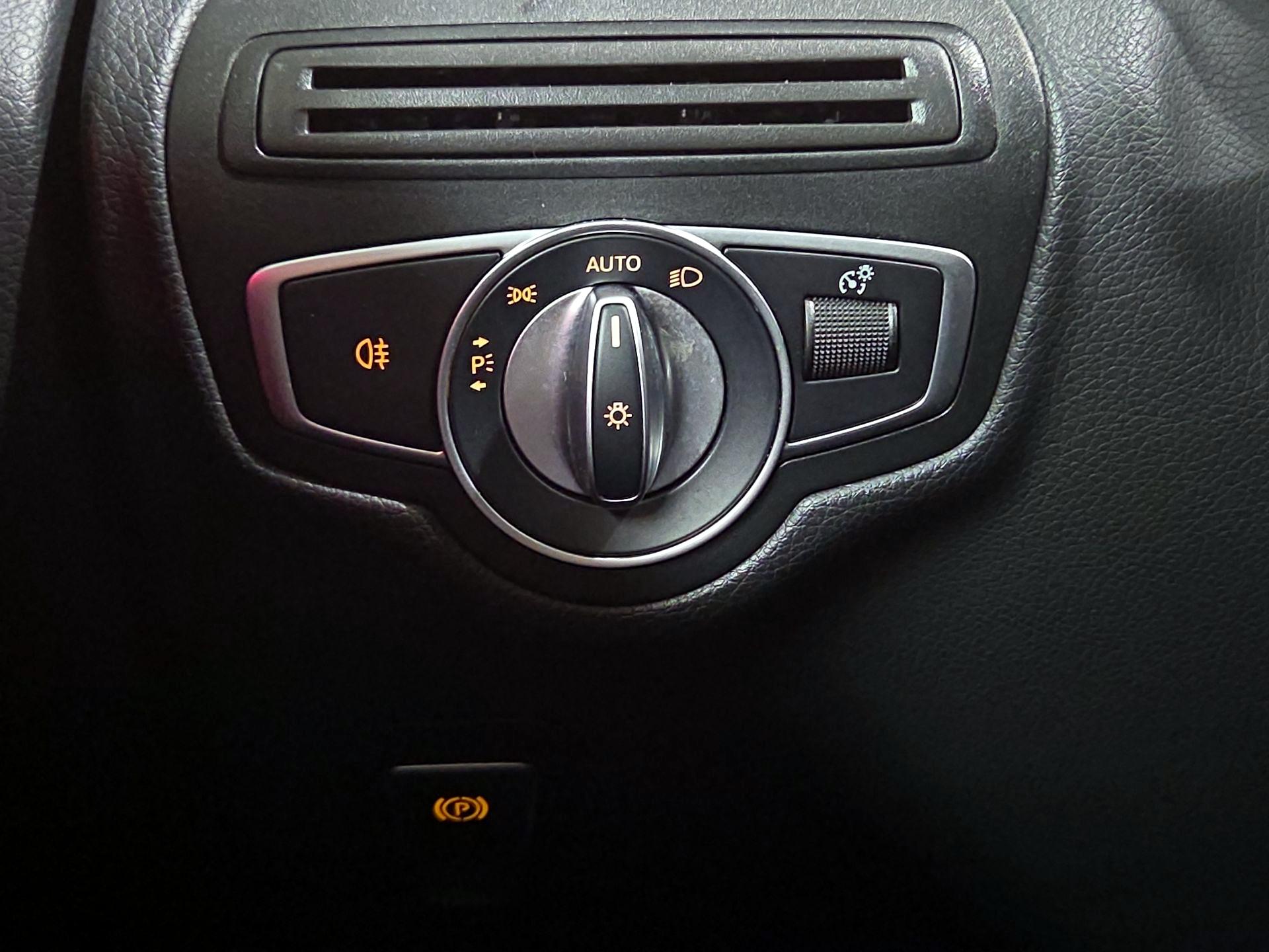 Thumbnail: 2022 Mercedes-Benz GLC - 13