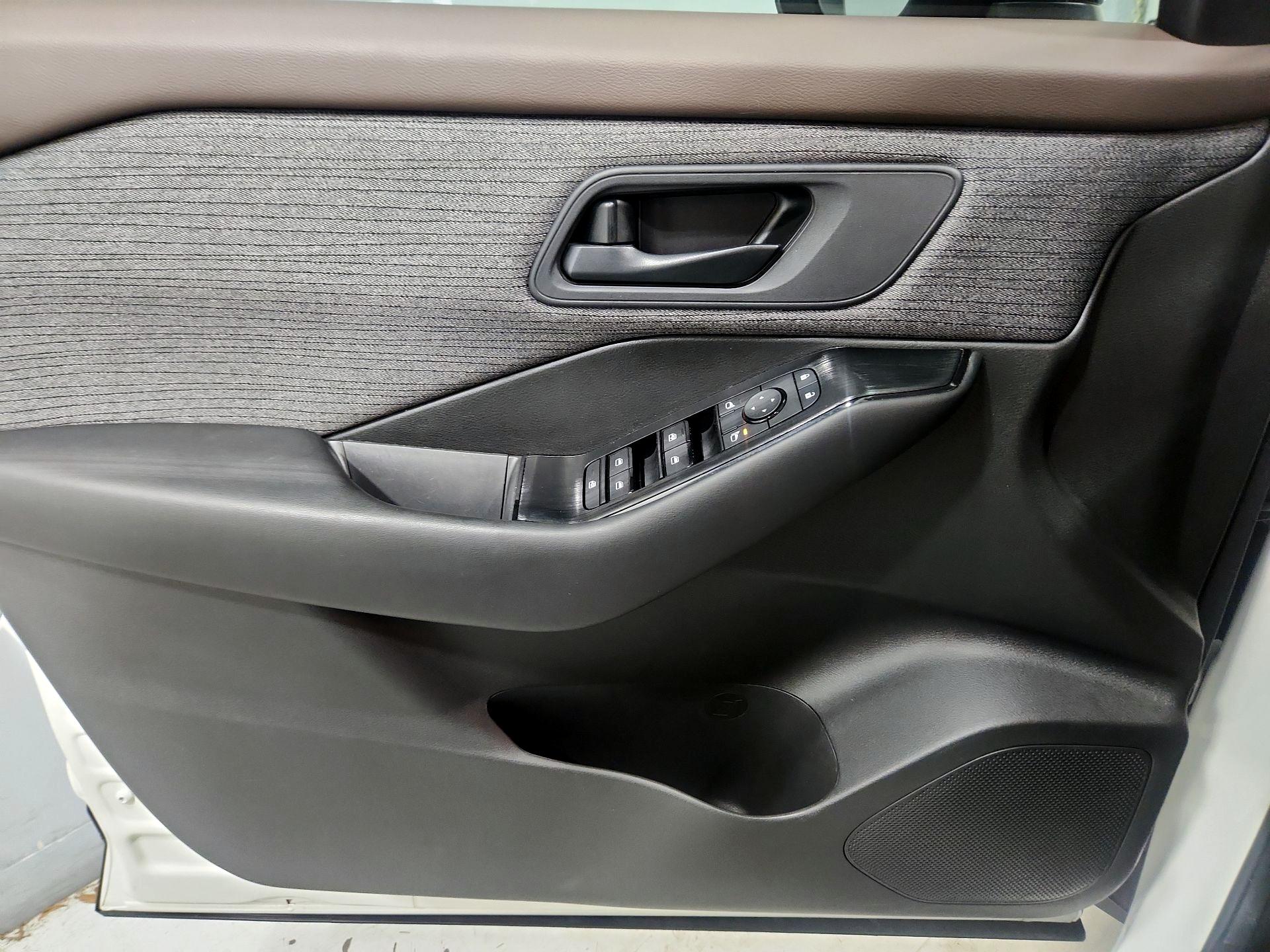 Thumbnail: 2023 Nissan Rogue - 12