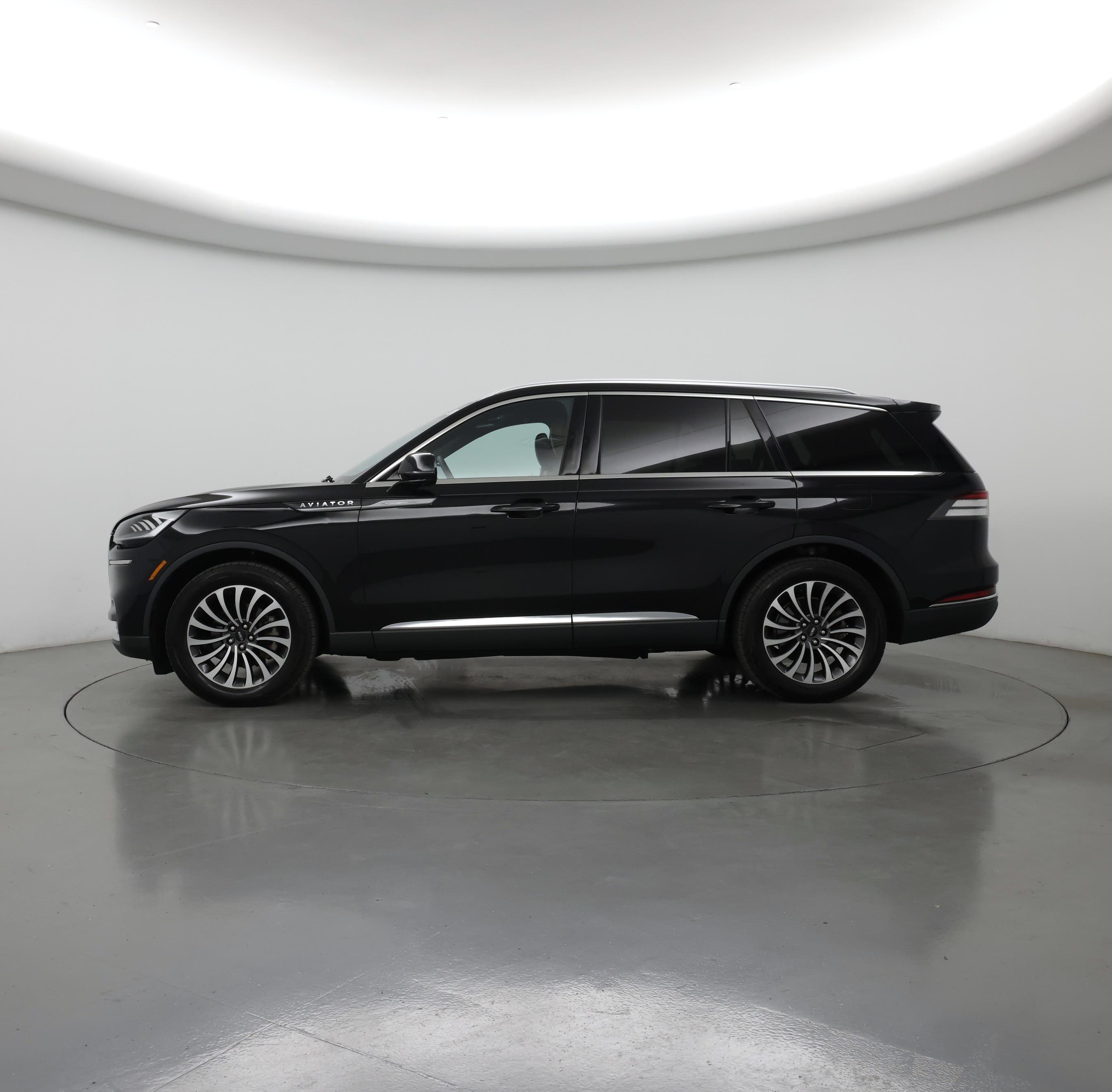Thumbnail: 2022 Lincoln Aviator - 3