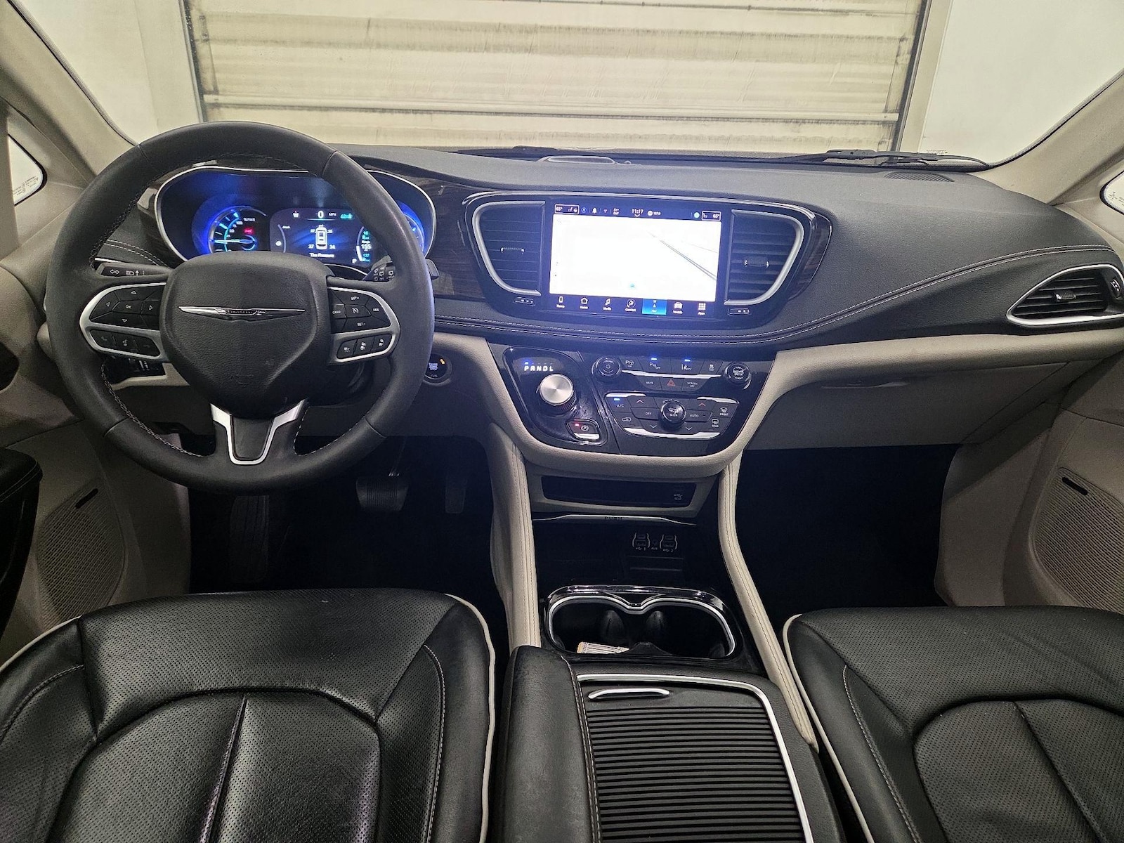 2022 Chrysler Pacifica Hybrid Limited - Photo 10