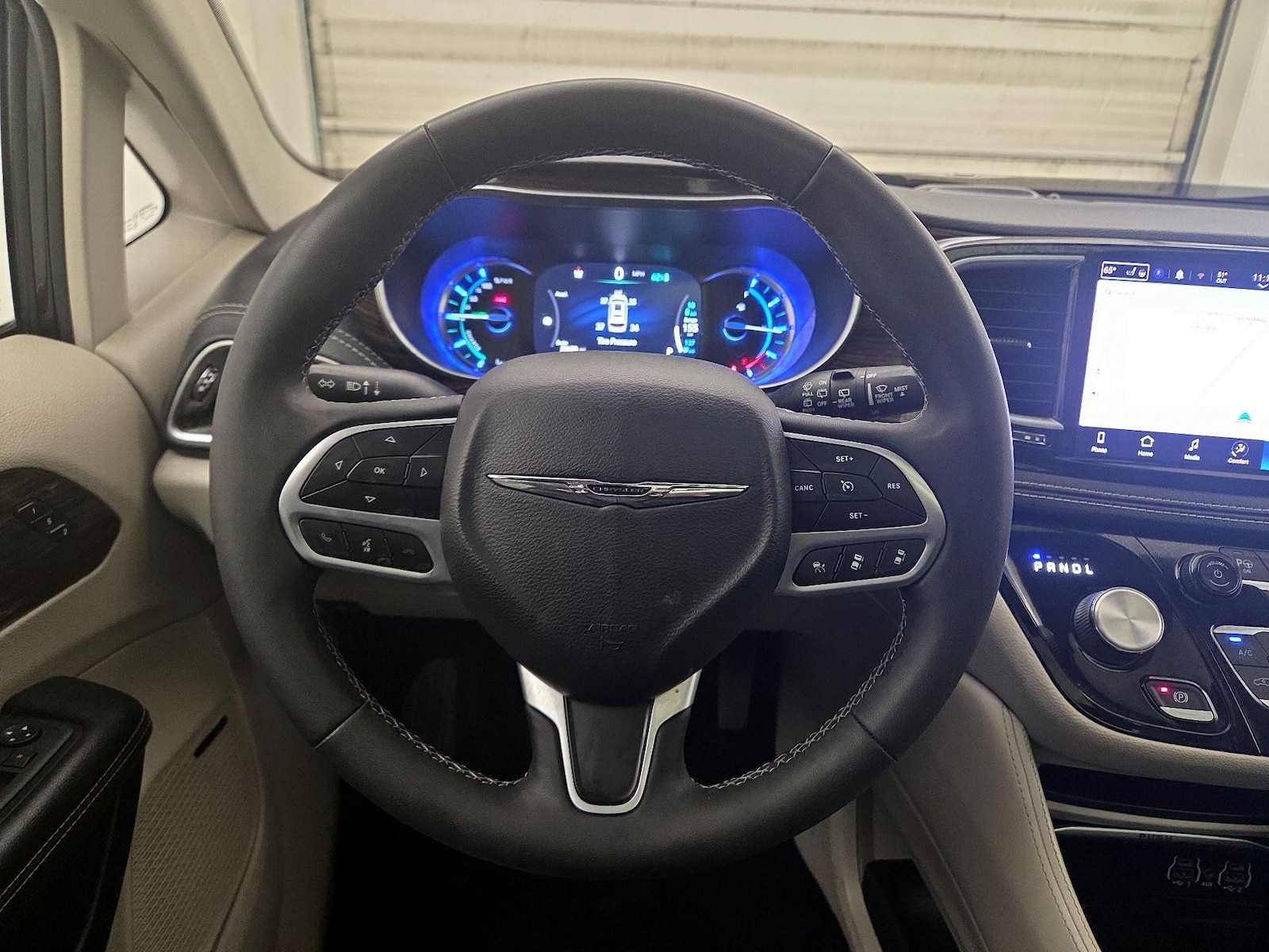 2022 Chrysler Pacifica Hybrid Limited - Photo 11