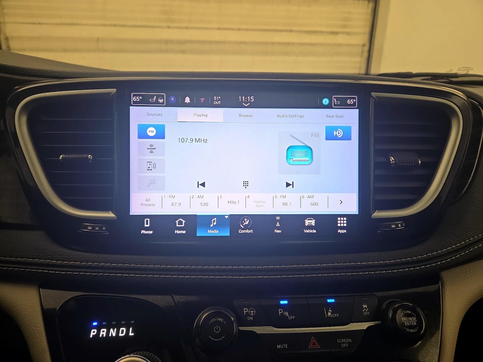 2022 Chrysler Pacifica Hybrid Limited - Photo 17