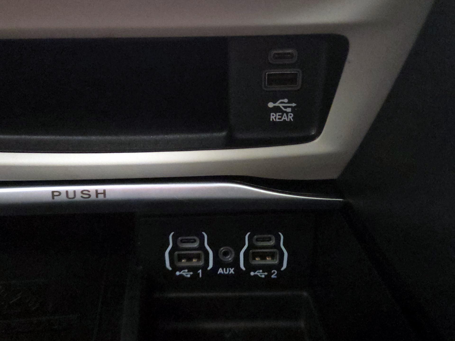 Thumbnail: 2022 Chrysler Pacifica - 19