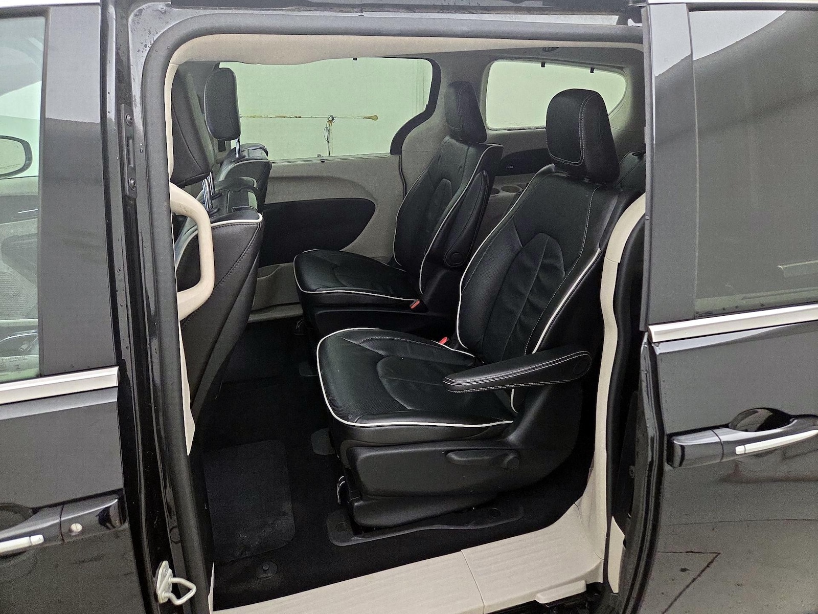 2022 Chrysler Pacifica Hybrid Limited - Photo 22