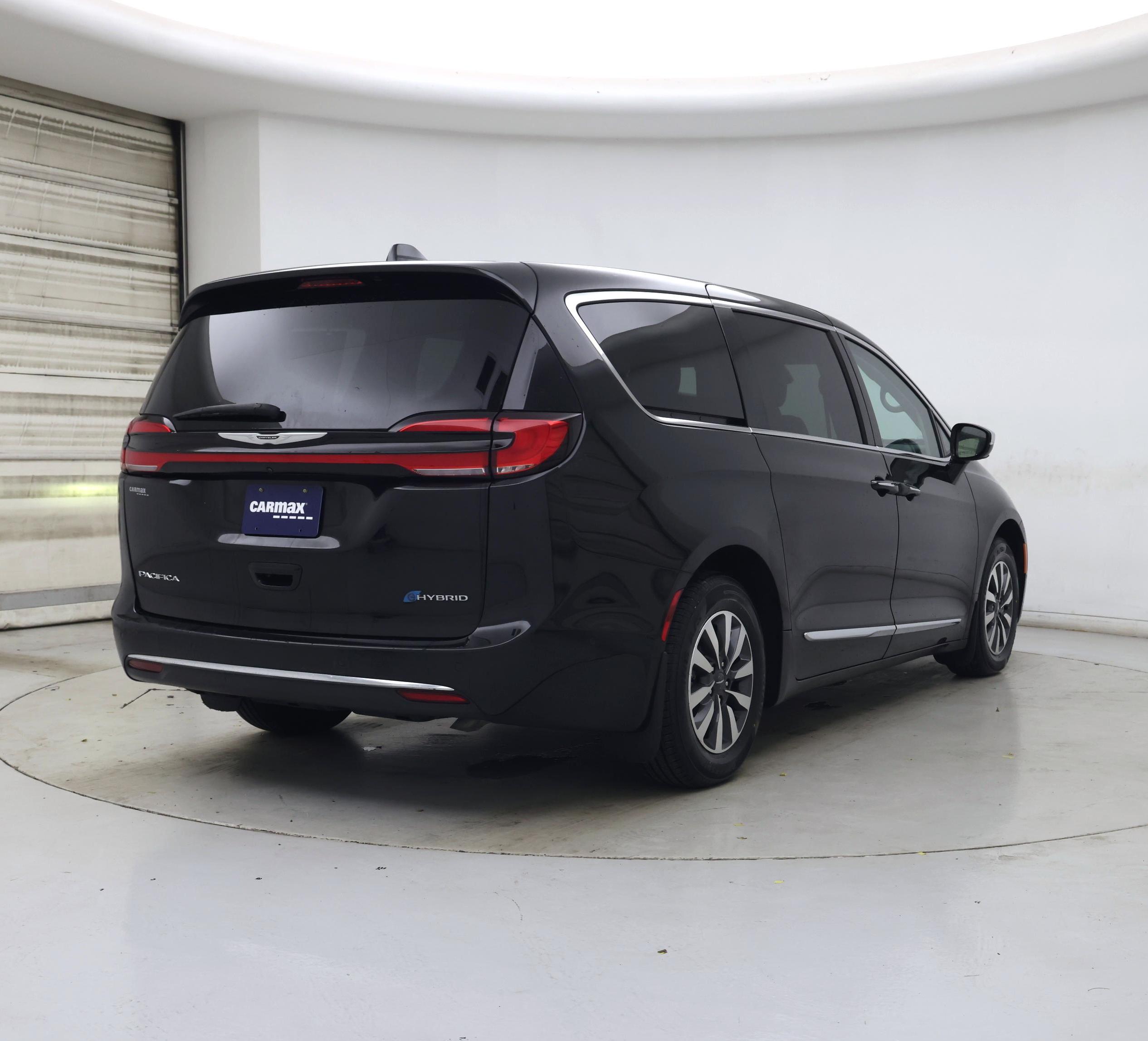 Thumbnail: 2022 Chrysler Pacifica - 8