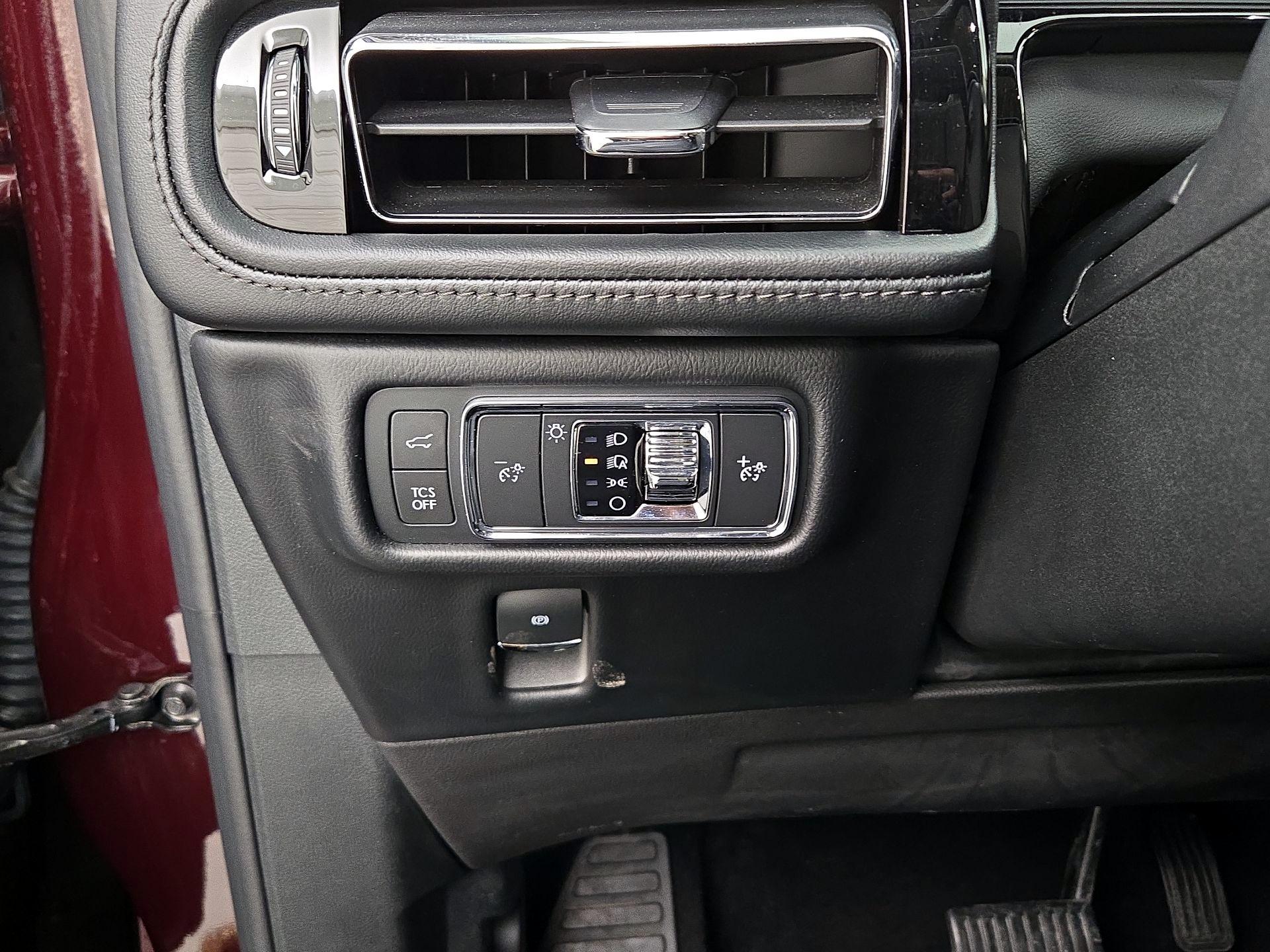 Thumbnail: 2022 Lincoln Nautilus - 13