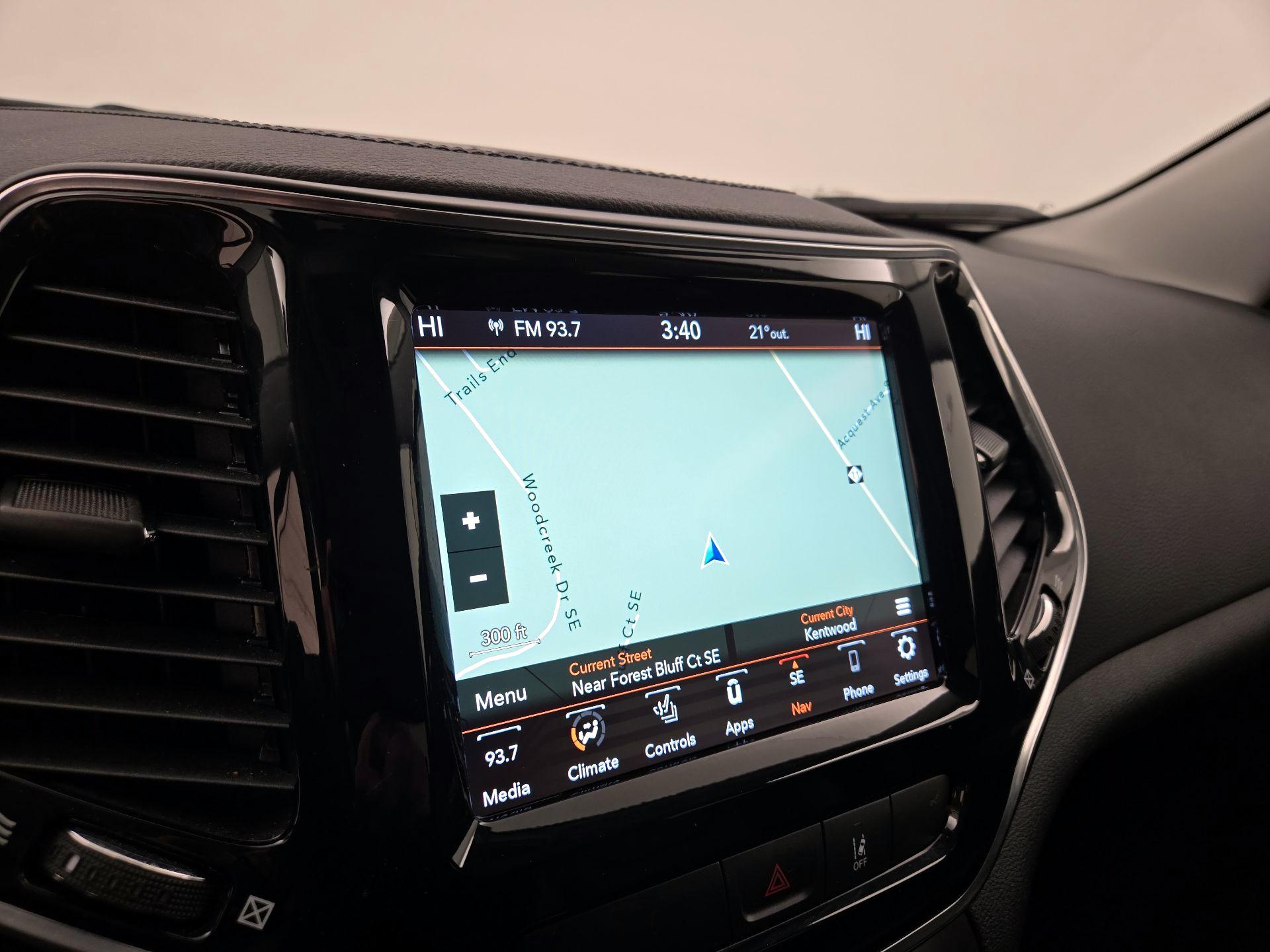 Thumbnail: 2022 Jeep Cherokee - 14