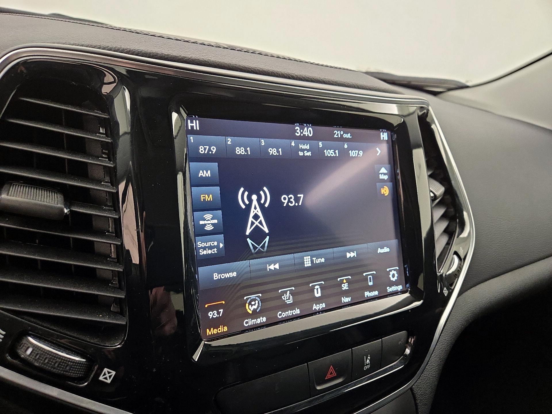 Thumbnail: 2022 Jeep Cherokee - 16