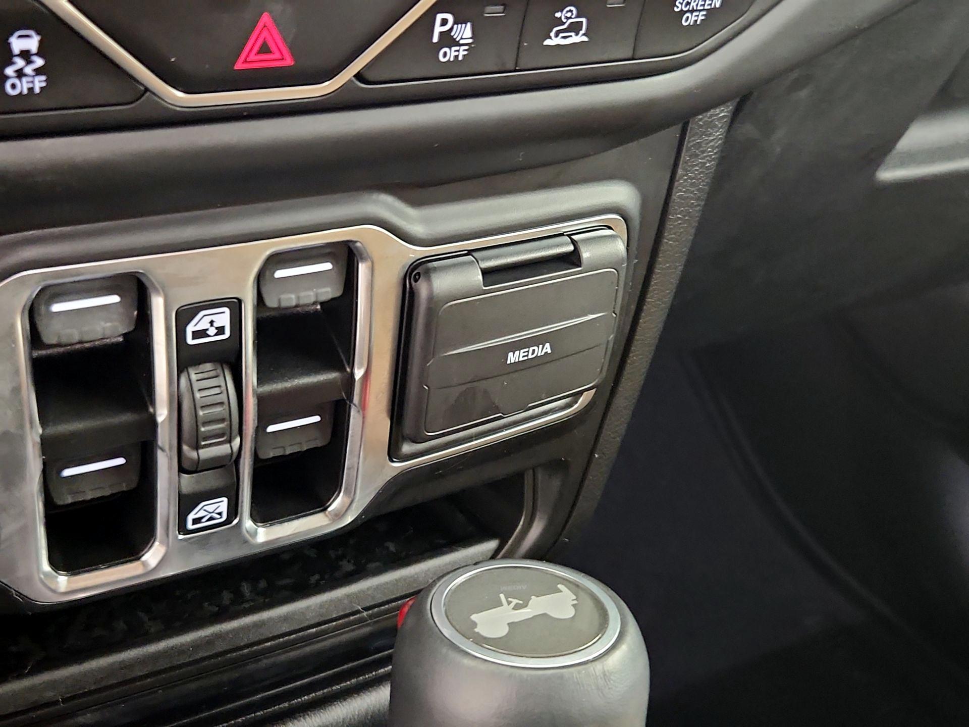 Thumbnail: 2021 Jeep Wrangler - 19