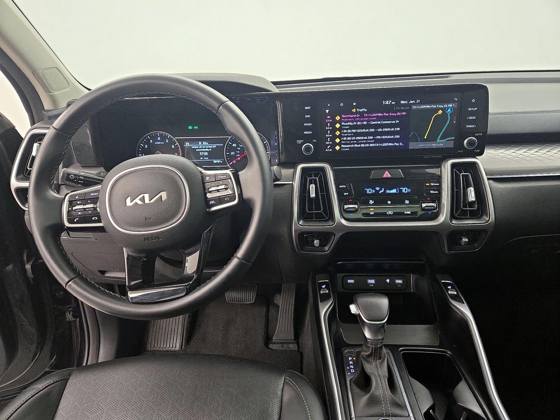 Thumbnail: 2023 Kia Sorento - 9