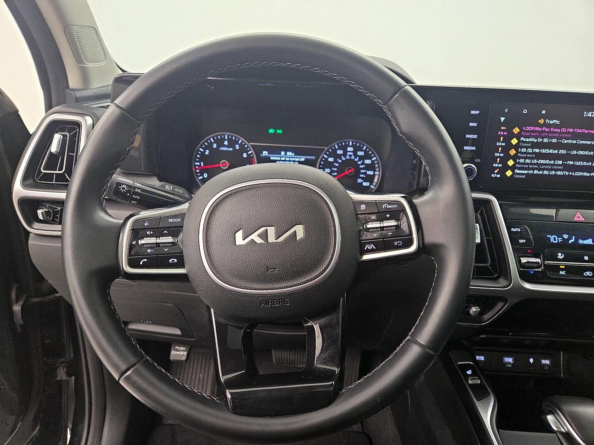 Thumbnail: 2023 Kia Sorento - 10