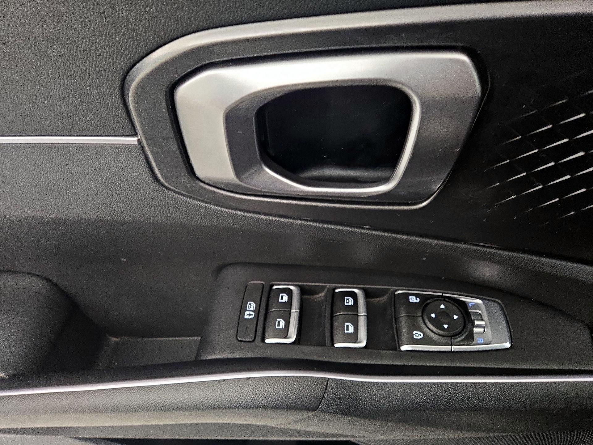 Thumbnail: 2023 Kia Sorento - 12