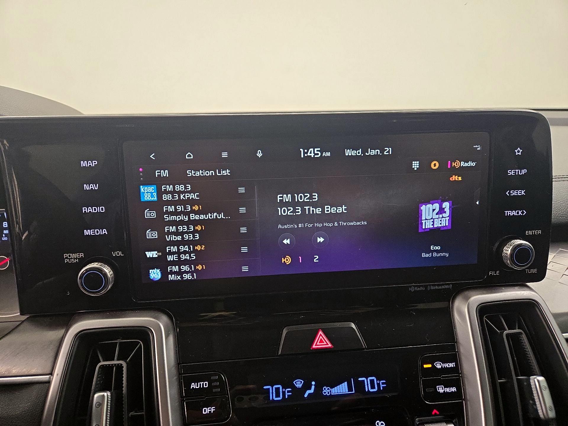 Thumbnail: 2023 Kia Sorento - 16