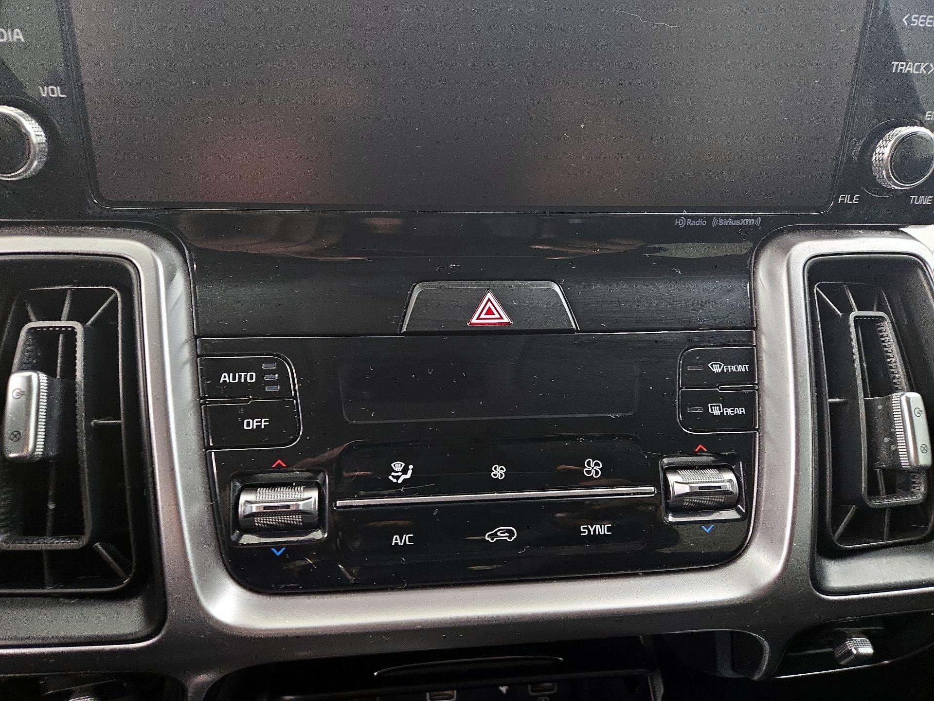 Thumbnail: 2023 Kia Sorento - 17