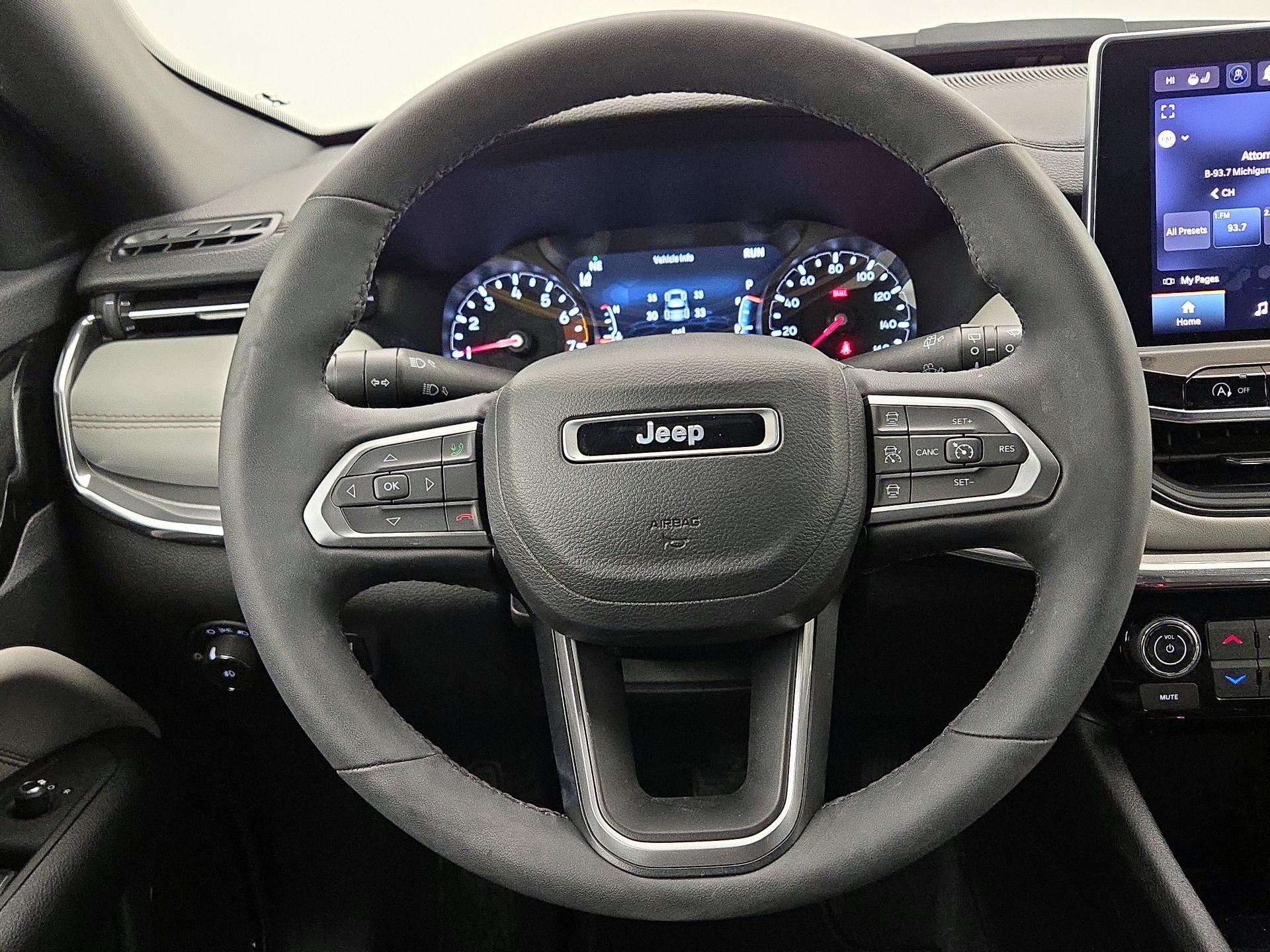 Thumbnail: 2023 Jeep Compass - 10