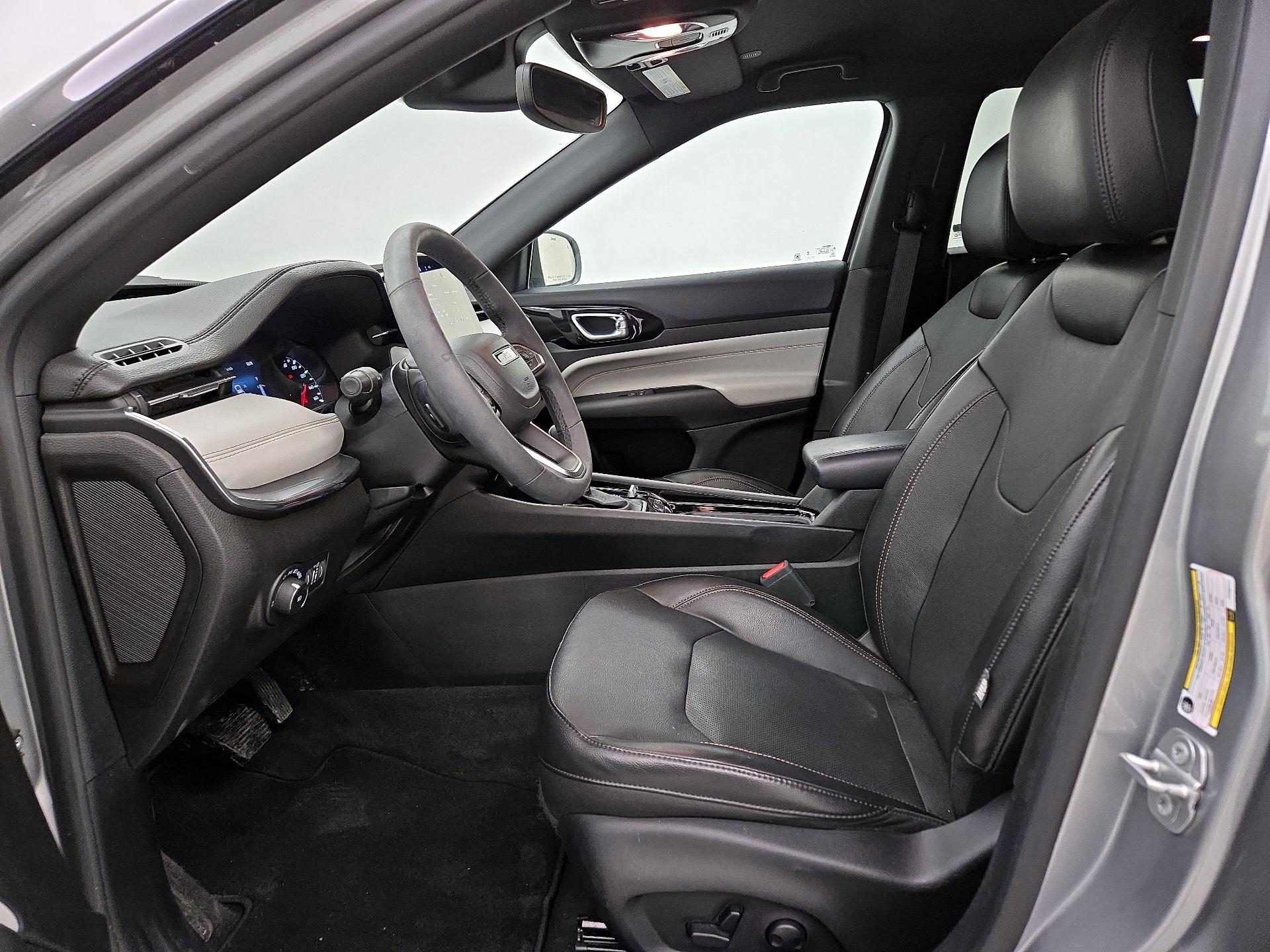 Thumbnail: 2023 Jeep Compass - 11