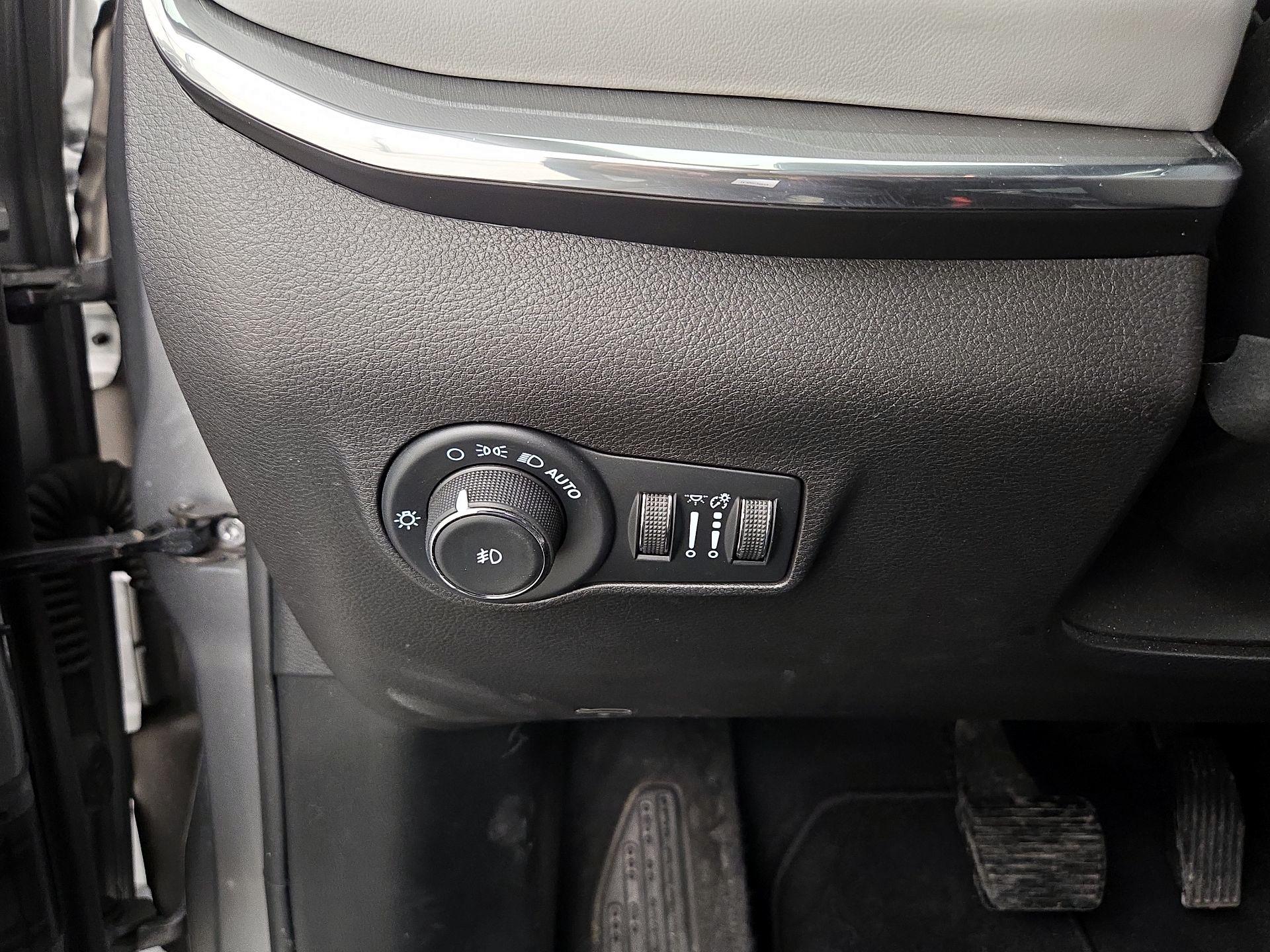 Thumbnail: 2023 Jeep Compass - 13