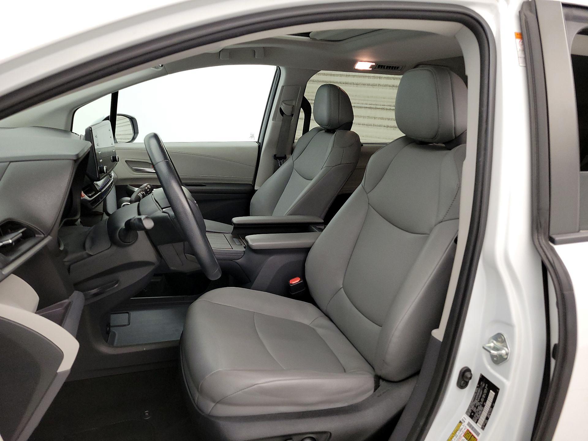 Thumbnail: 2023 Toyota Sienna - 11