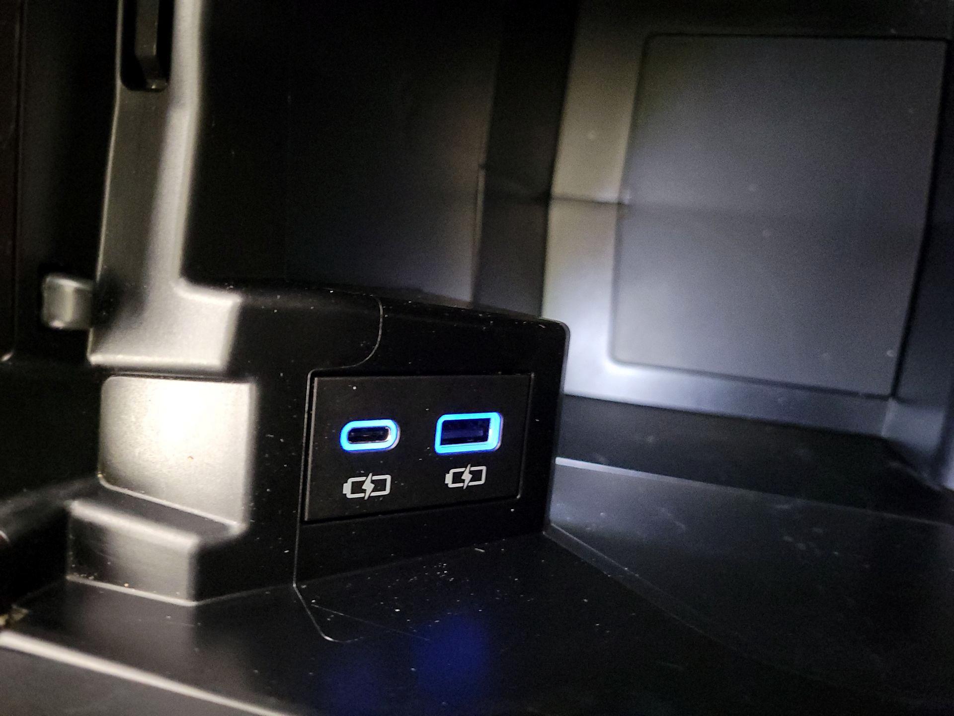 Thumbnail: 2023 Toyota Sienna - 18