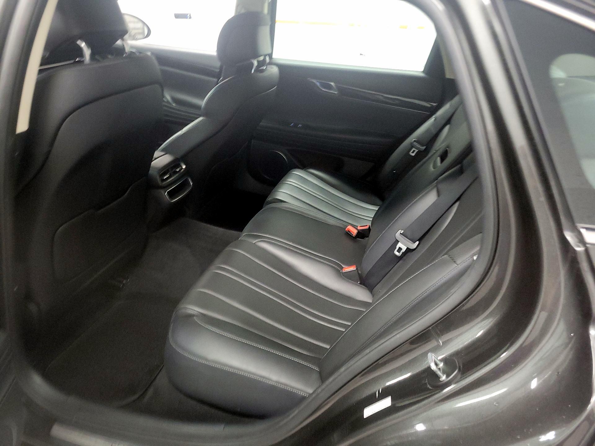 Thumbnail: 2023 Genesis G80 - 17