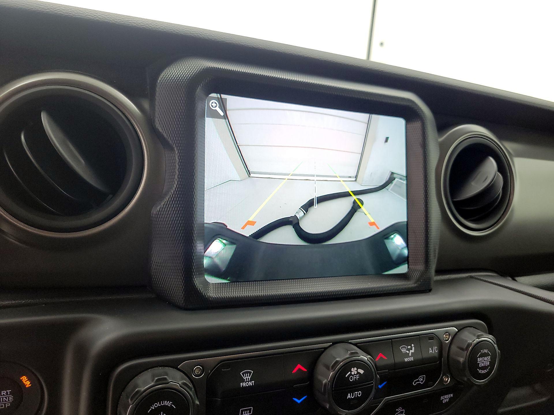 Thumbnail: 2023 Jeep Gladiator - 15