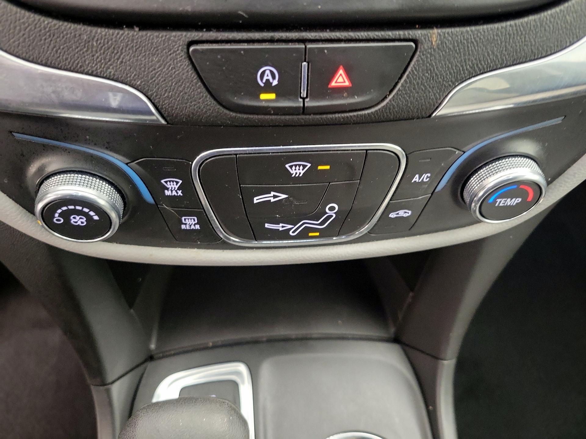 Thumbnail: 2022 Chevrolet Equinox - 16