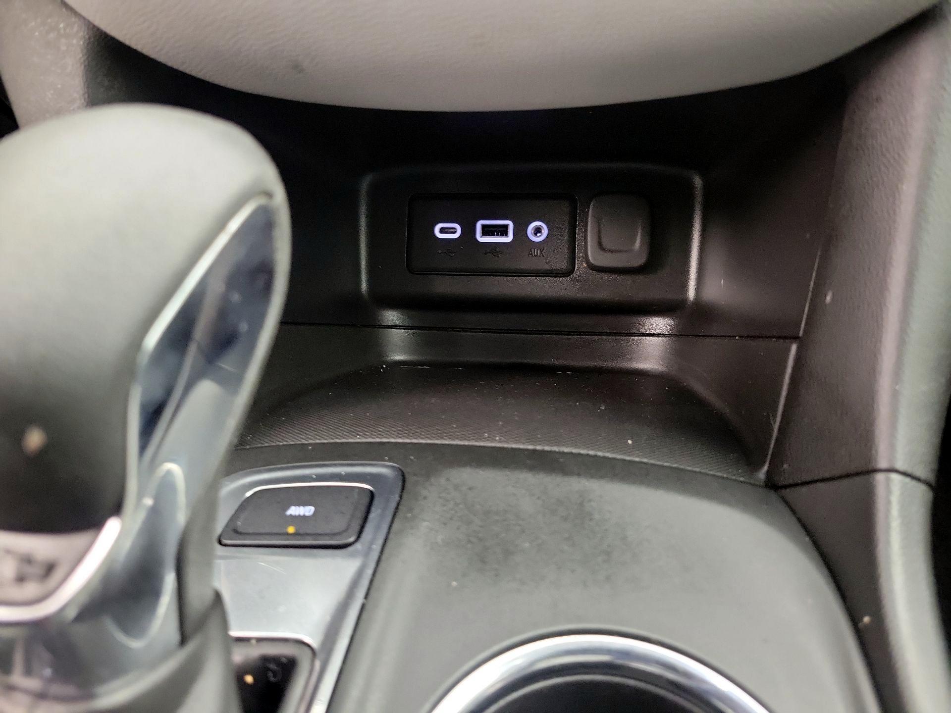 Thumbnail: 2022 Chevrolet Equinox - 18