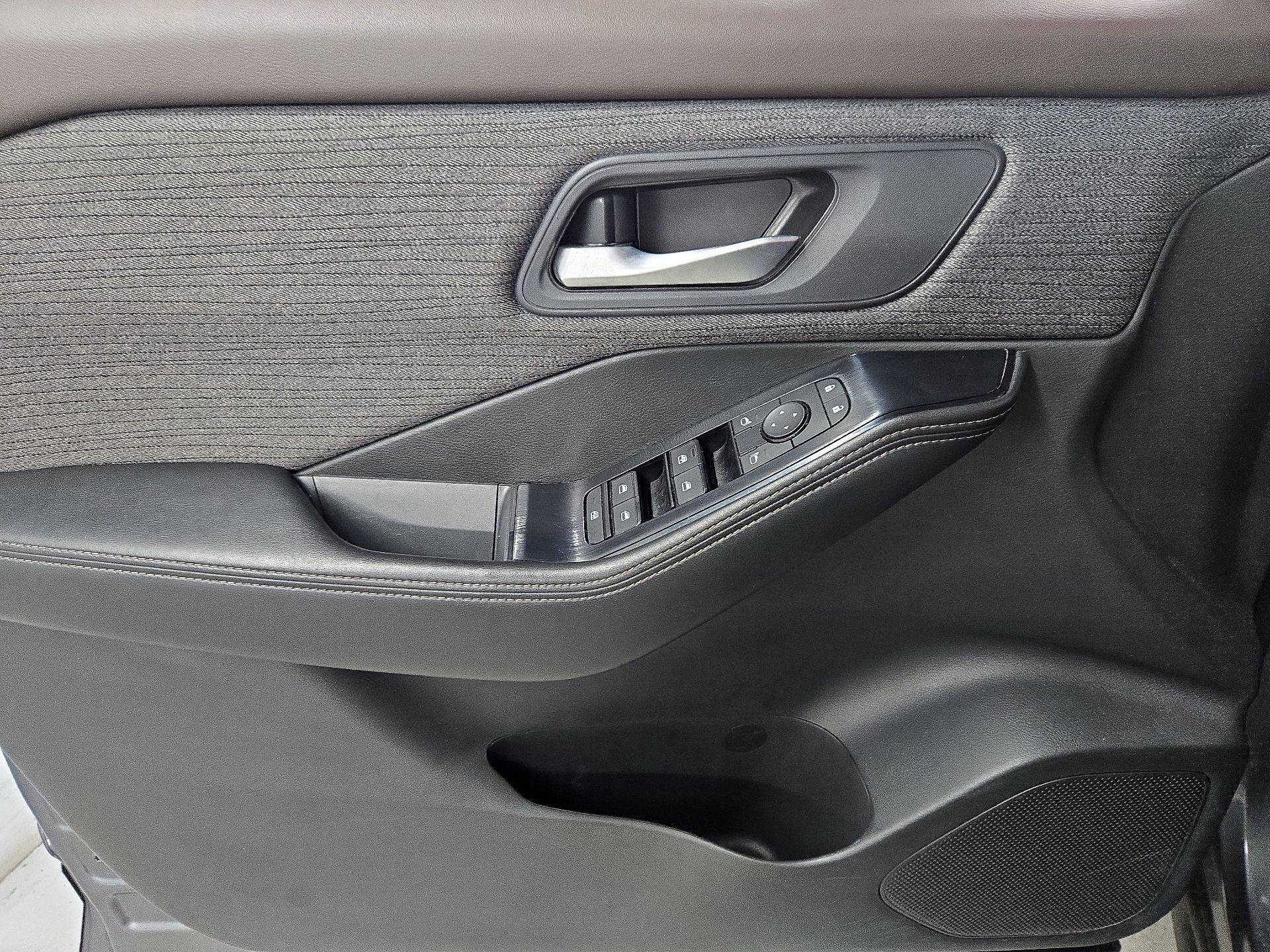 Thumbnail: 2023 Nissan Rogue - 12