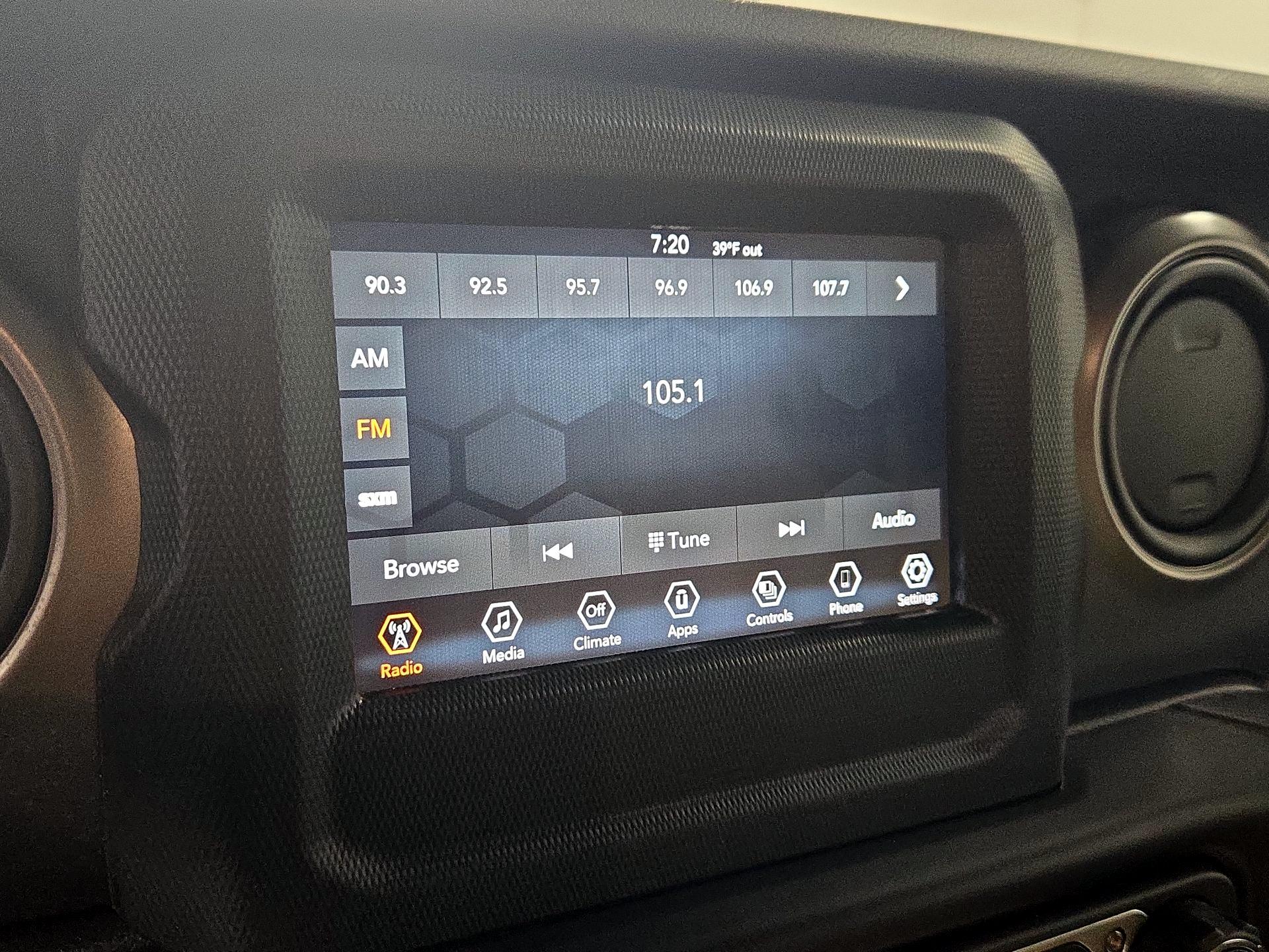 Thumbnail: 2021 Jeep Wrangler - 15