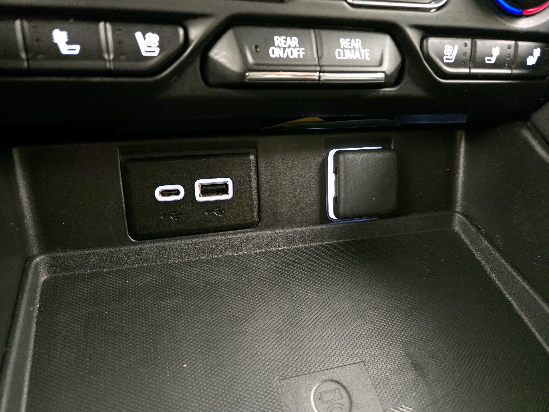 Thumbnail: 2023 Chevrolet Suburban - 18