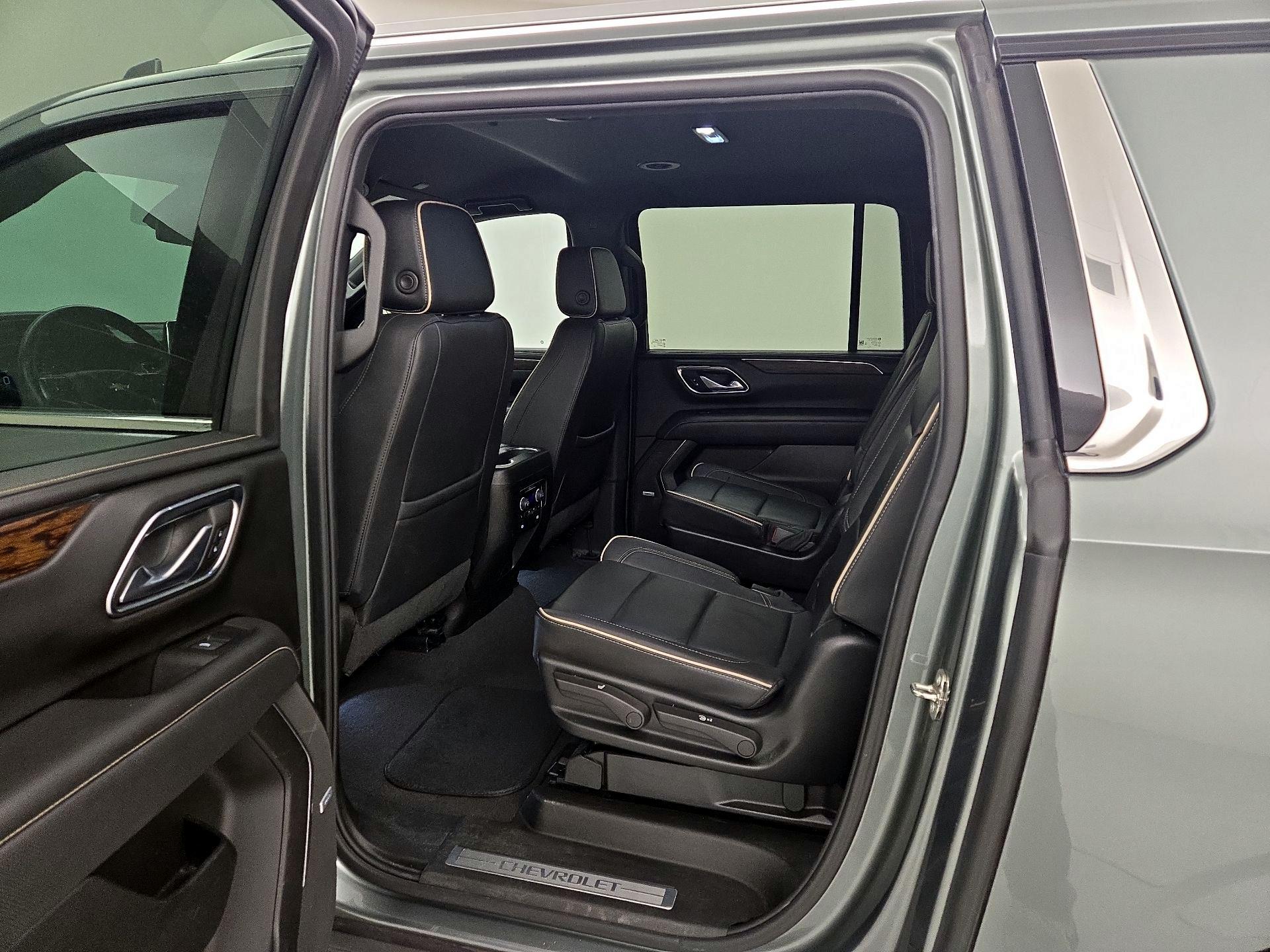 Thumbnail: 2023 Chevrolet Suburban - 19