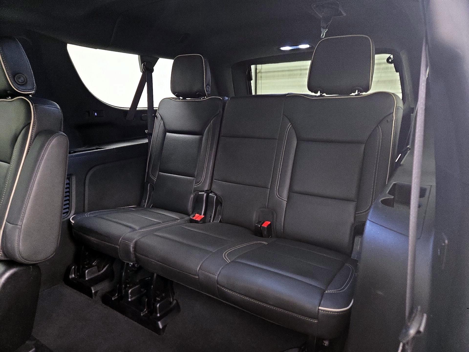 Thumbnail: 2023 Chevrolet Suburban - 20