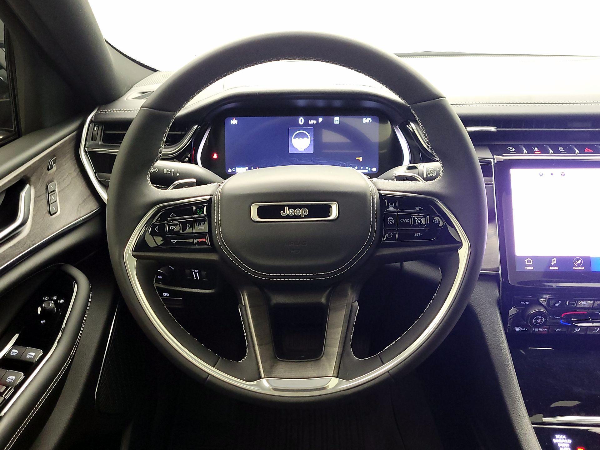 Thumbnail: 2023 Jeep Grand Cherokee - 10