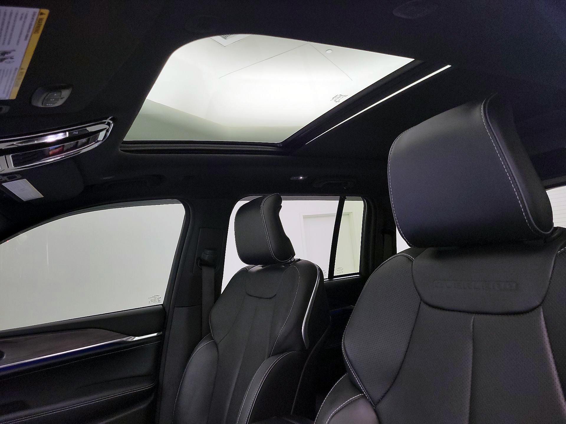 Thumbnail: 2023 Jeep Grand Cherokee - 20