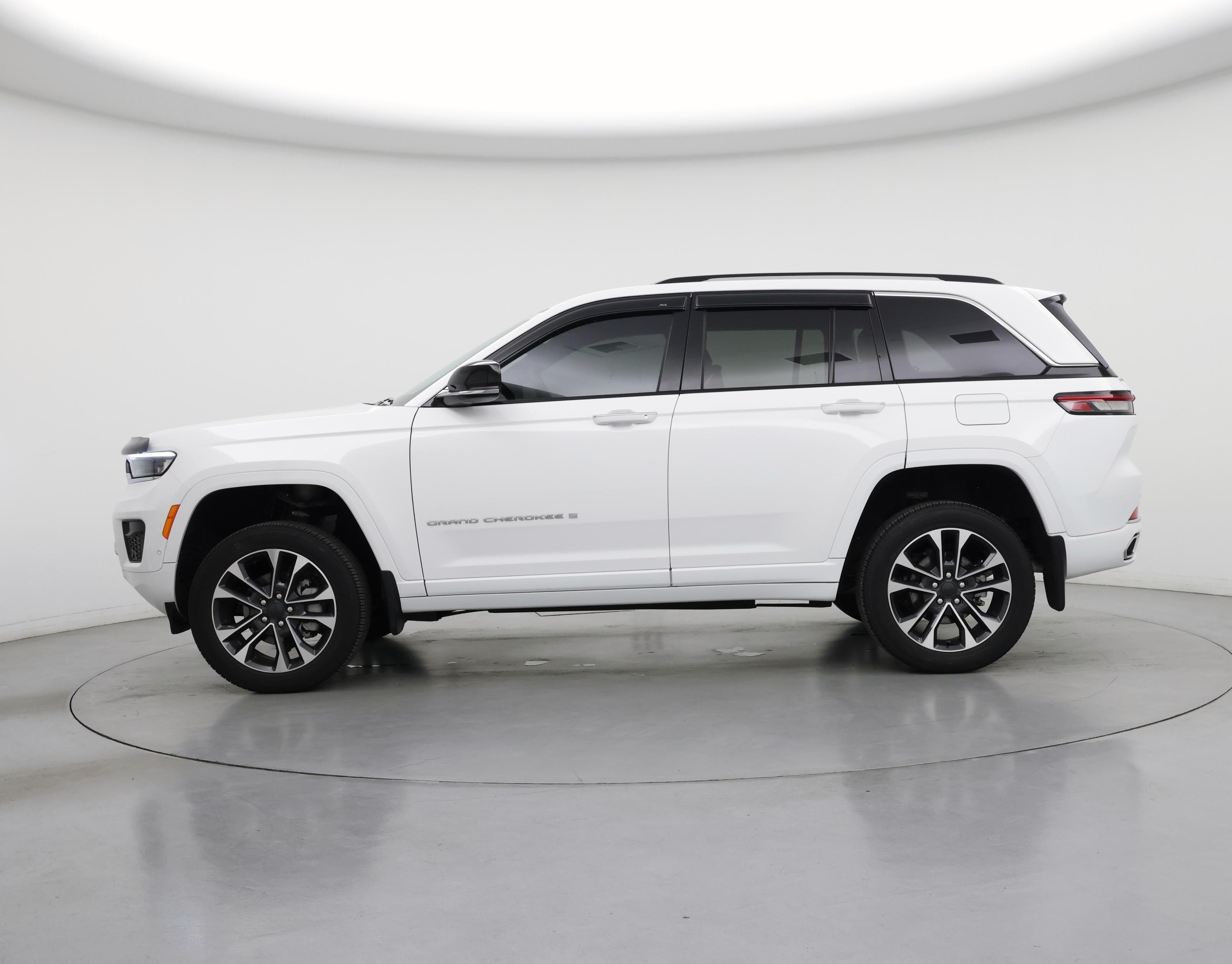 Thumbnail: 2023 Jeep Grand Cherokee - 3
