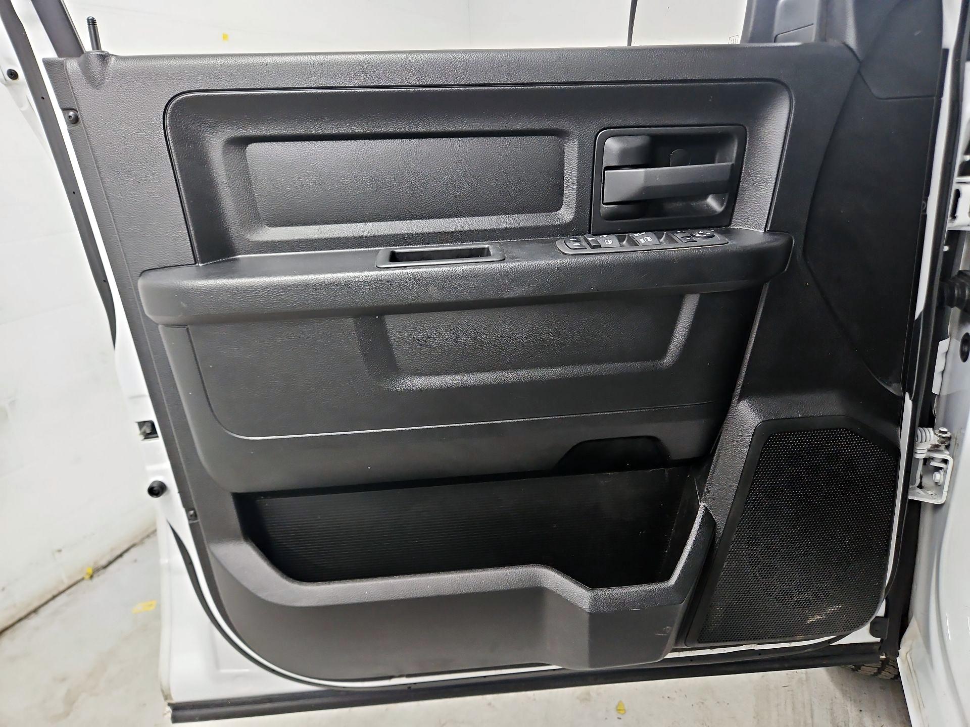 Thumbnail: 2022 RAM 1500 Classic - 12