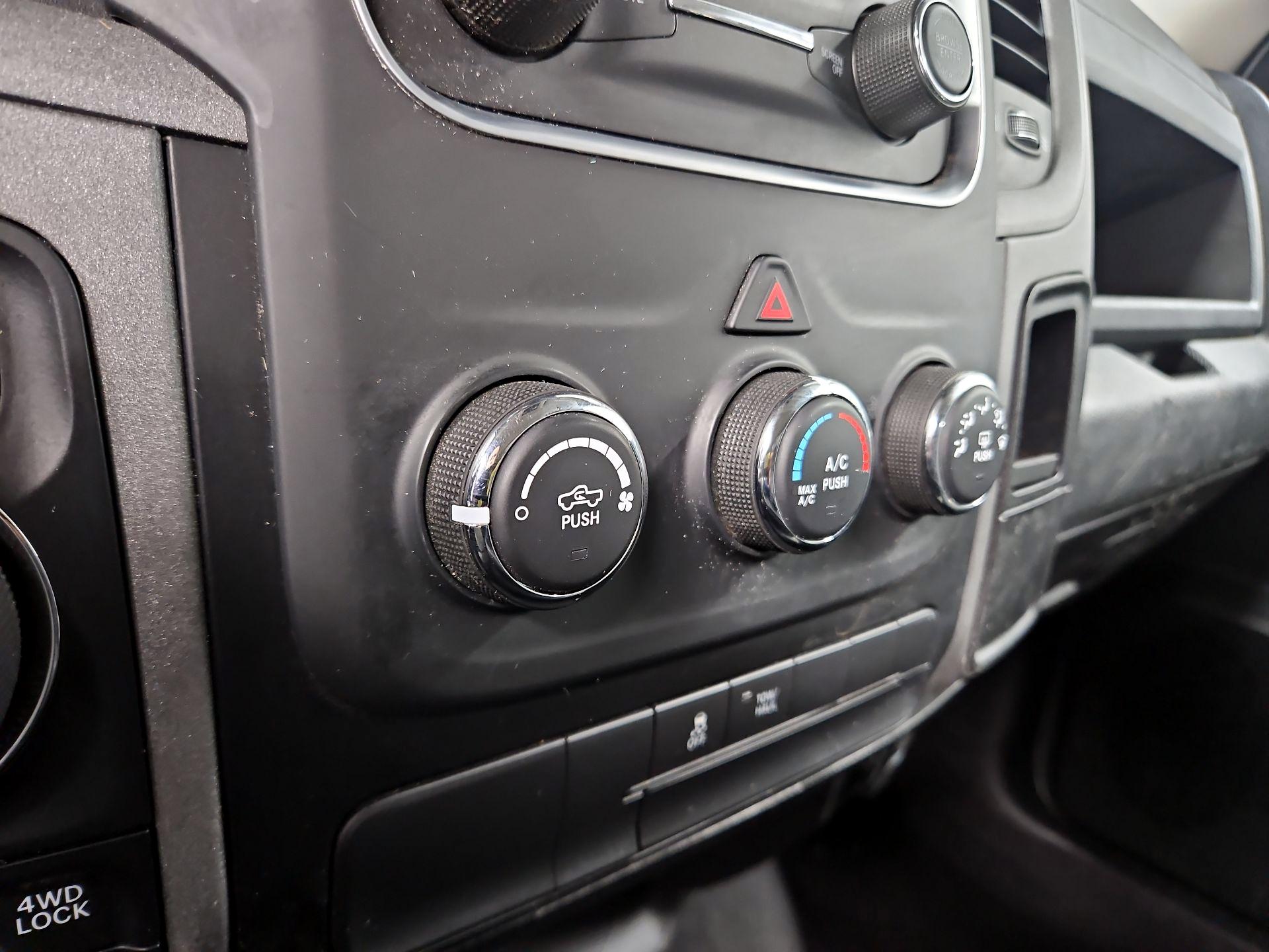 Thumbnail: 2022 RAM 1500 Classic - 16