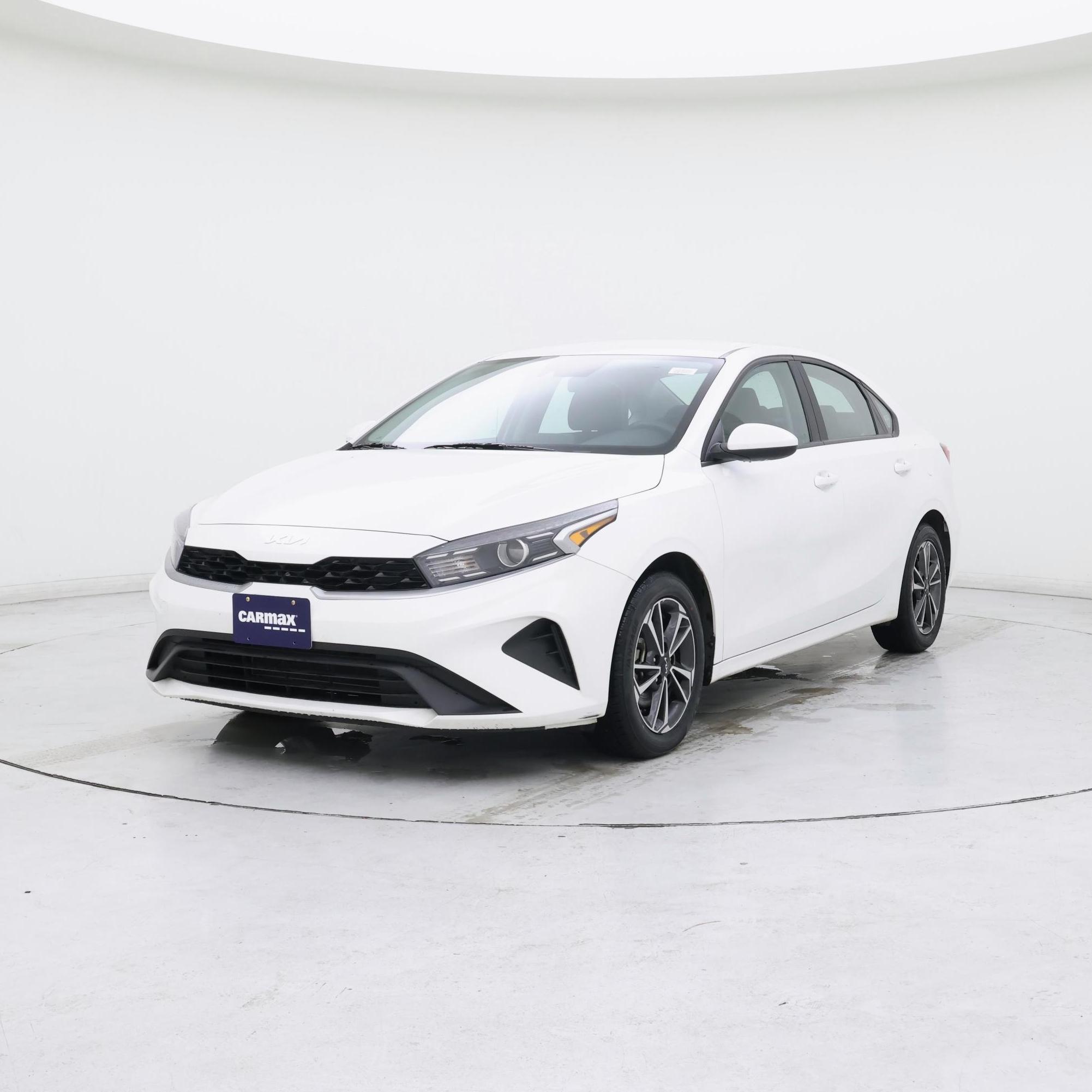 Thumbnail: 2023 Kia Forte - 4