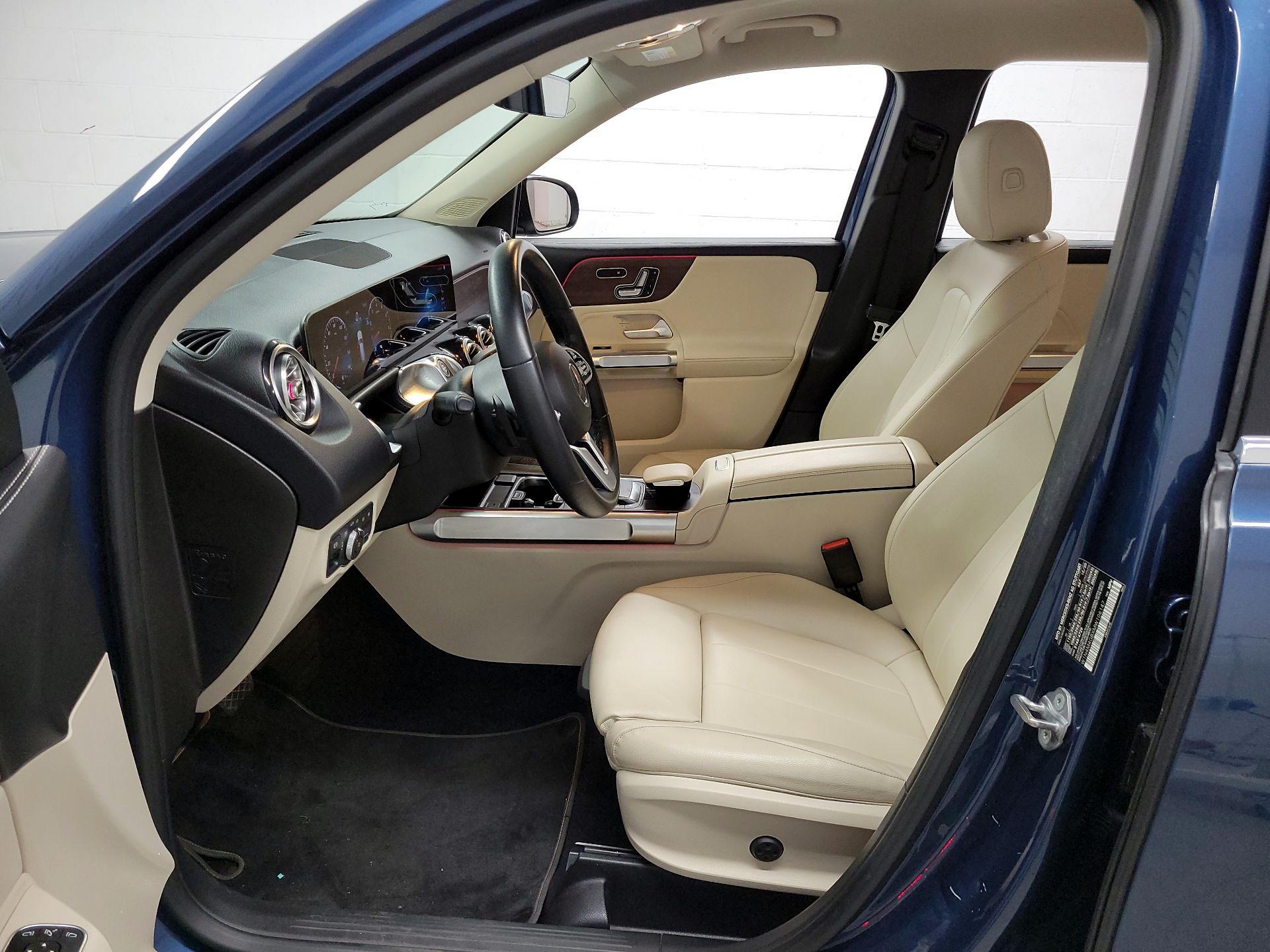 Thumbnail: 2021 Mercedes-Benz GLB - 9