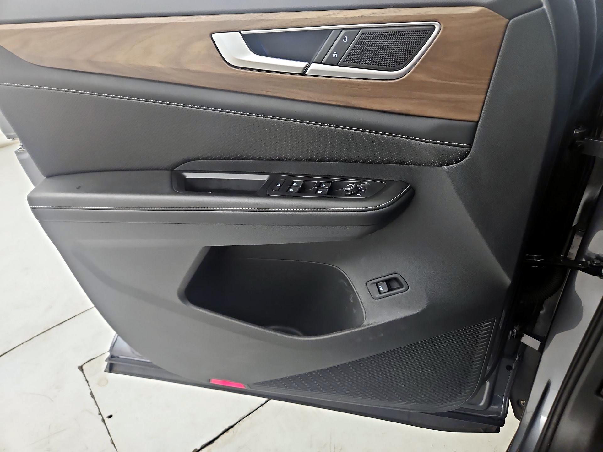 Thumbnail: 2024 Volkswagen Atlas - 12