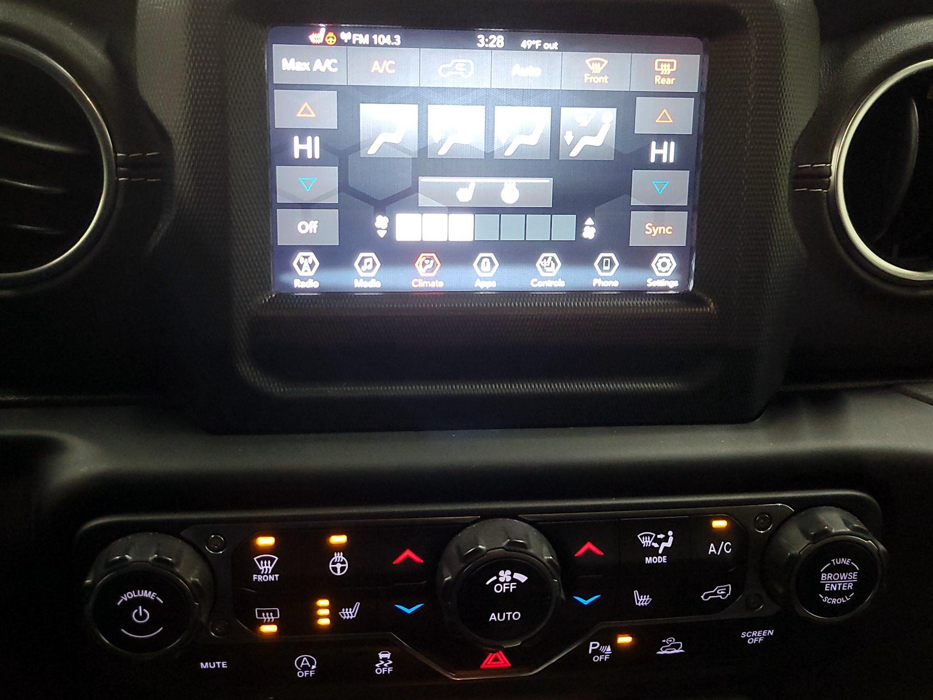 Thumbnail: 2021 Jeep Wrangler - 16