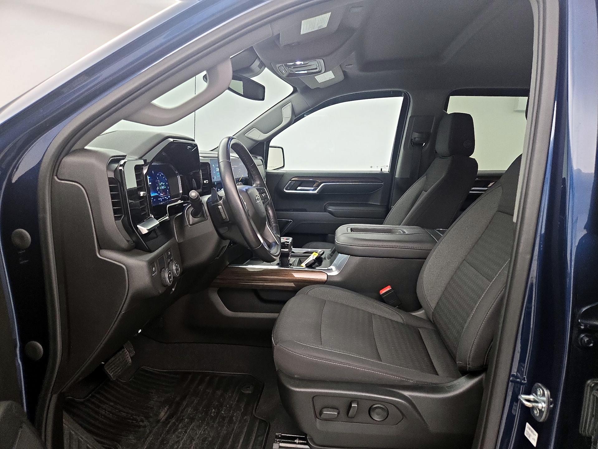 Thumbnail: 2022 Chevrolet Silverado 1500 - 11