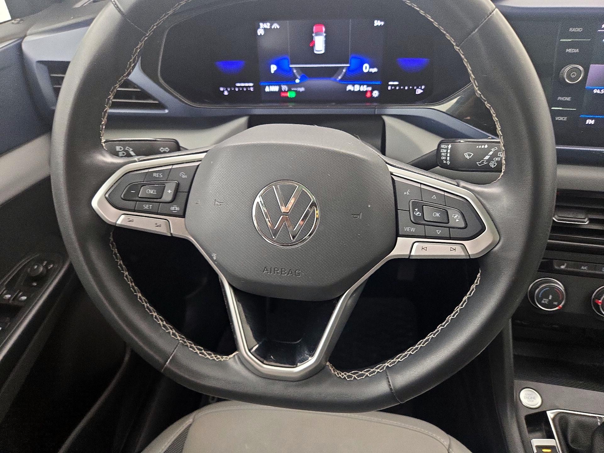 Thumbnail: 2022 Volkswagen Taos - 10