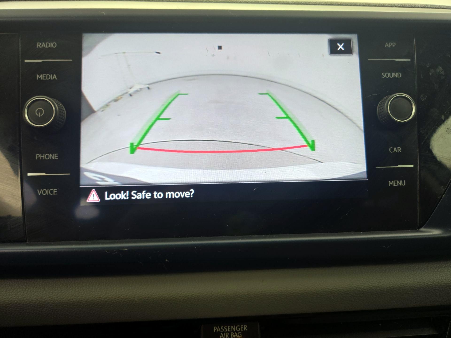 Thumbnail: 2022 Volkswagen Taos - 14