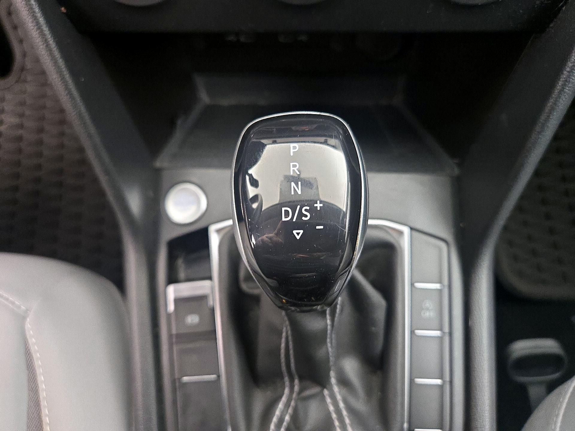 Thumbnail: 2022 Volkswagen Taos - 17