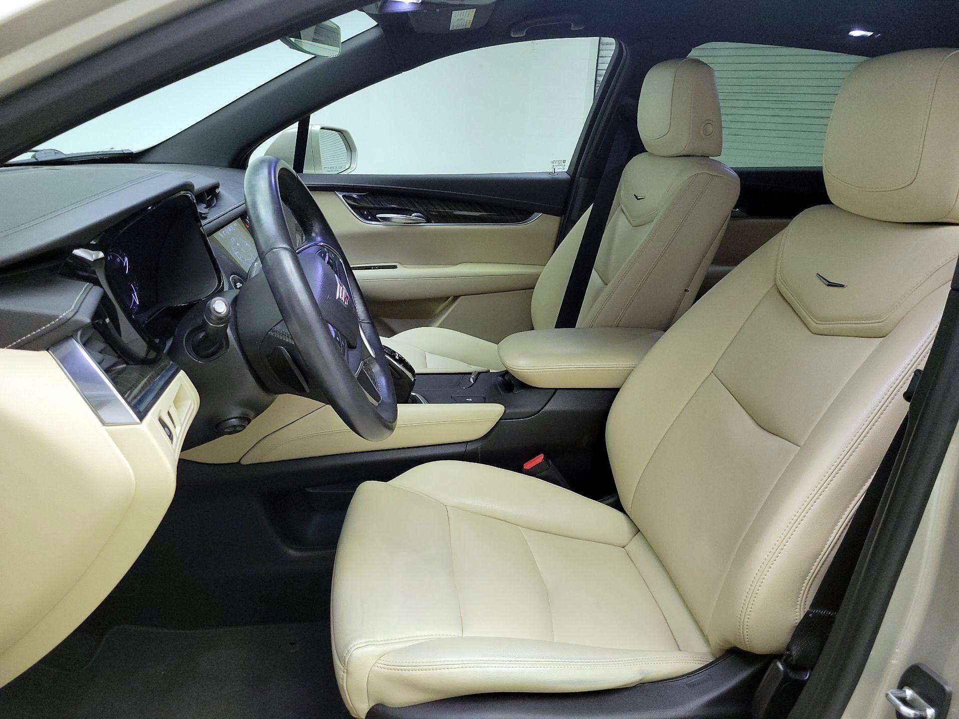 Thumbnail: 2017 Cadillac XT5 - 11