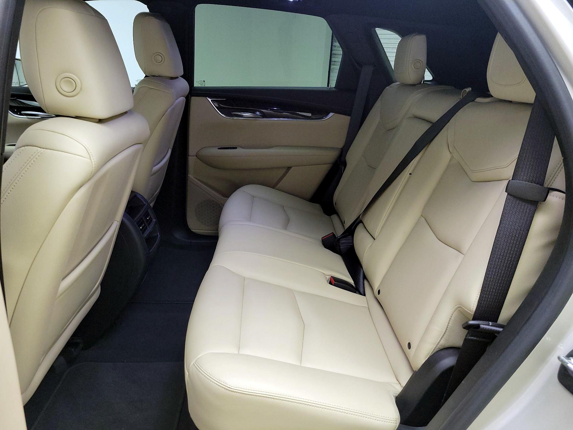 Thumbnail: 2017 Cadillac XT5 - 19