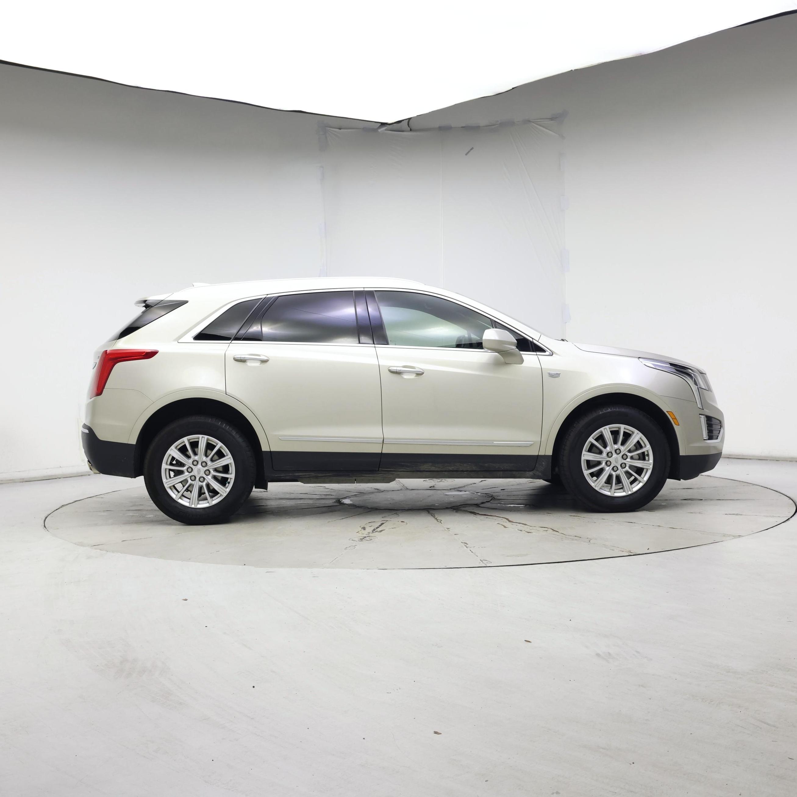 Thumbnail: 2017 Cadillac XT5 - 7