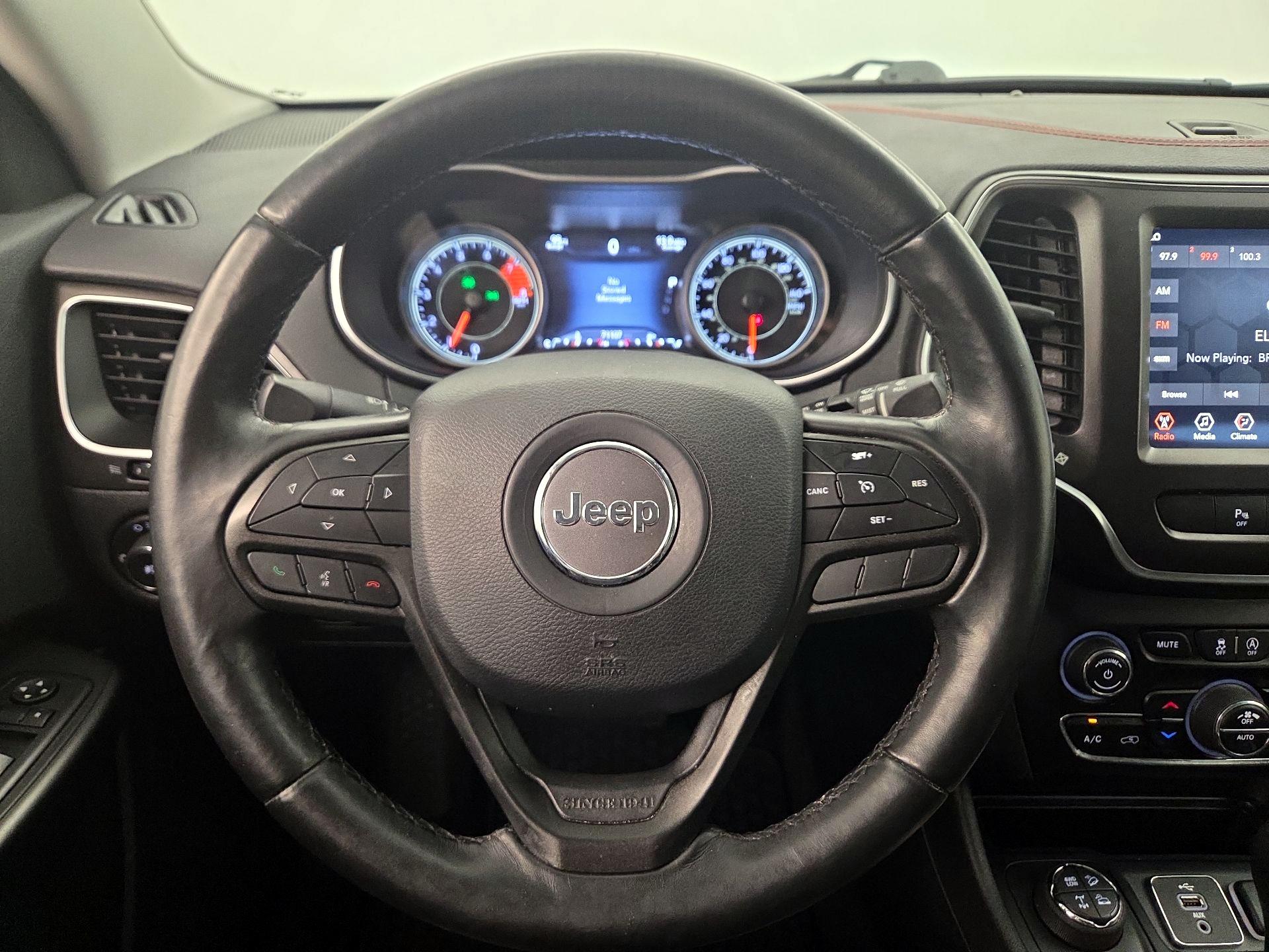 Thumbnail: 2019 Jeep Cherokee - 10